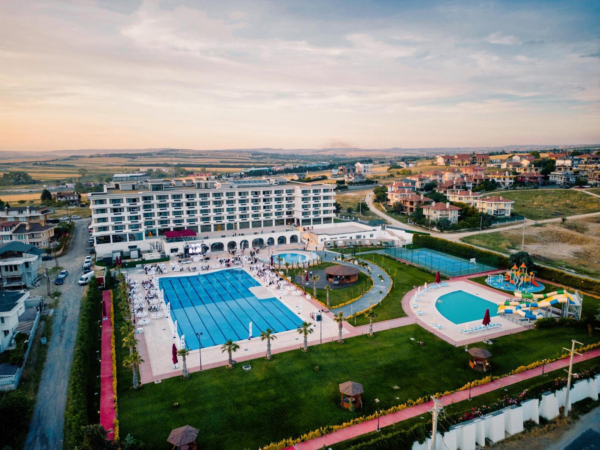 Ramada Plaza By Wyndham Silivri Hotel Kültér fotó