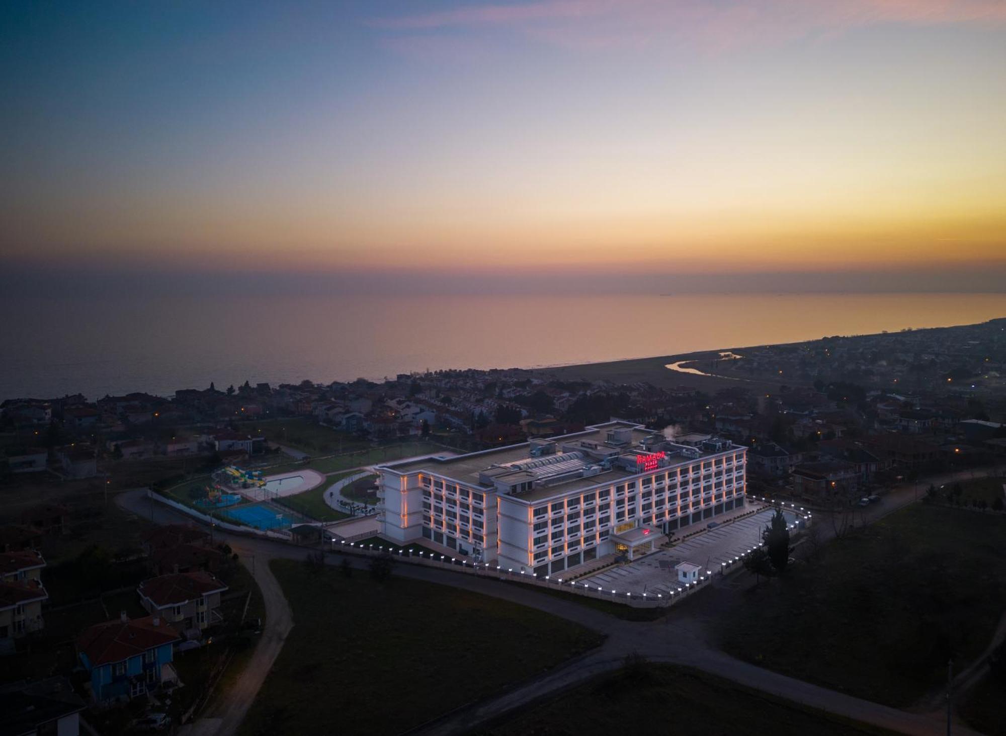 Ramada Plaza By Wyndham Silivri Hotel Kültér fotó