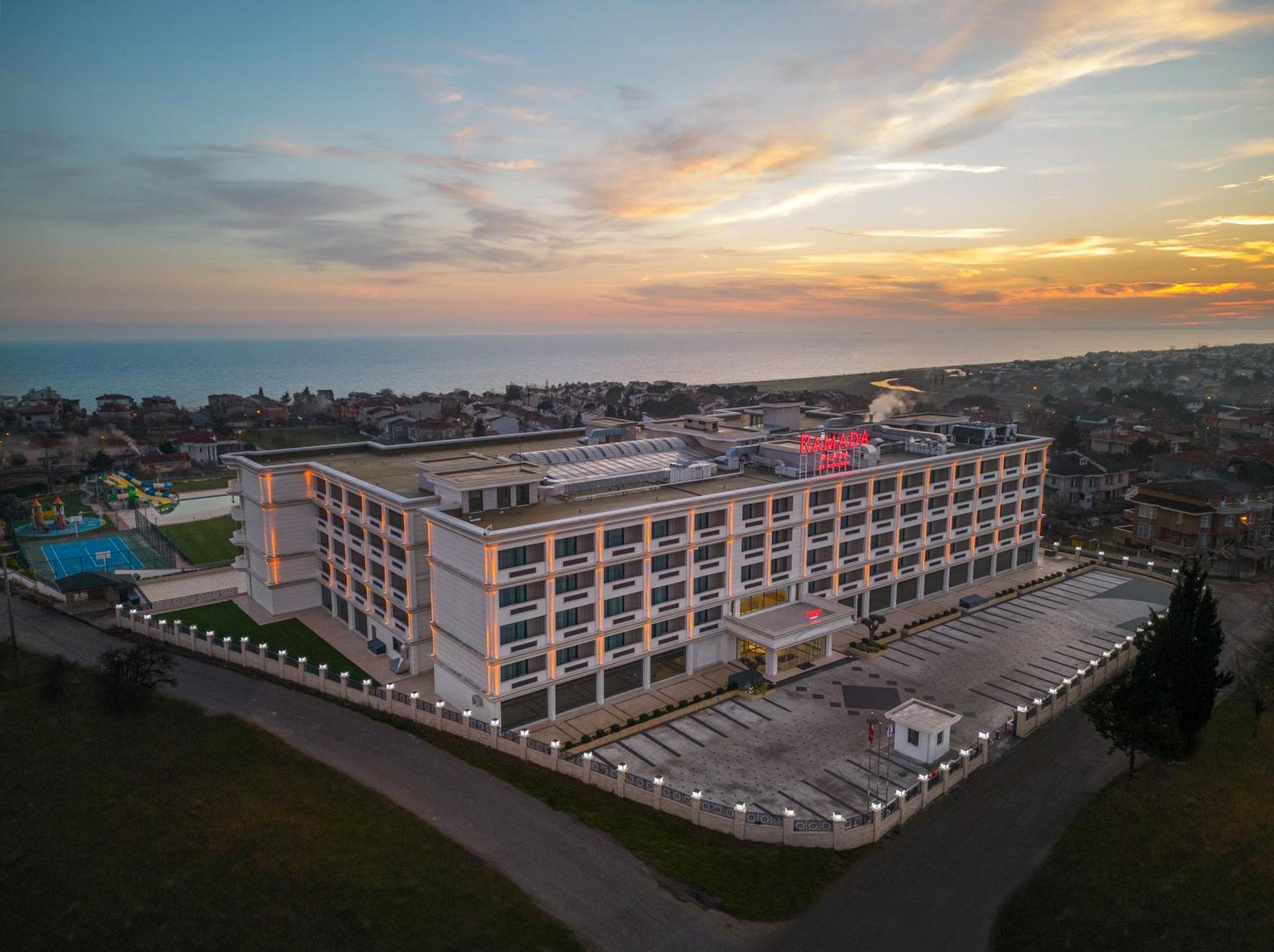 Ramada Plaza By Wyndham Silivri Hotel Kültér fotó